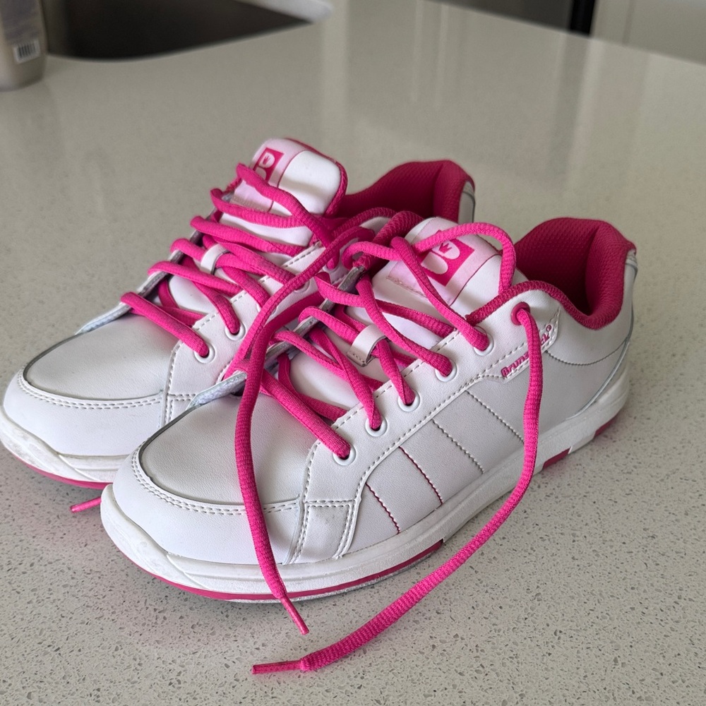 Brunswick women’s bowling shoes